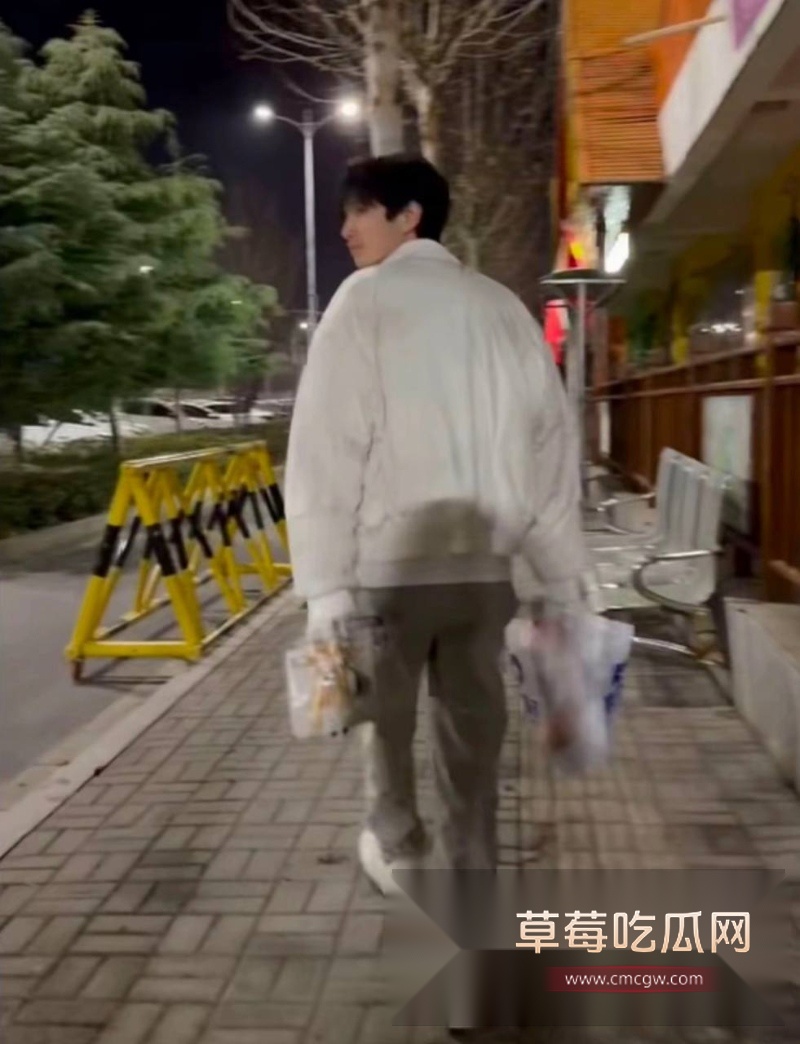 董萌萌 5 董萌萌 5