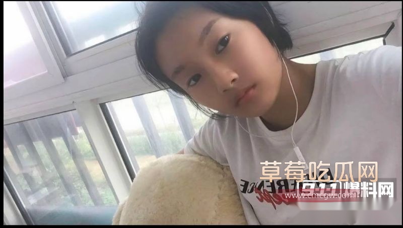 王婆说媒中两人成功牵手3 王婆说媒中两人成功牵手3