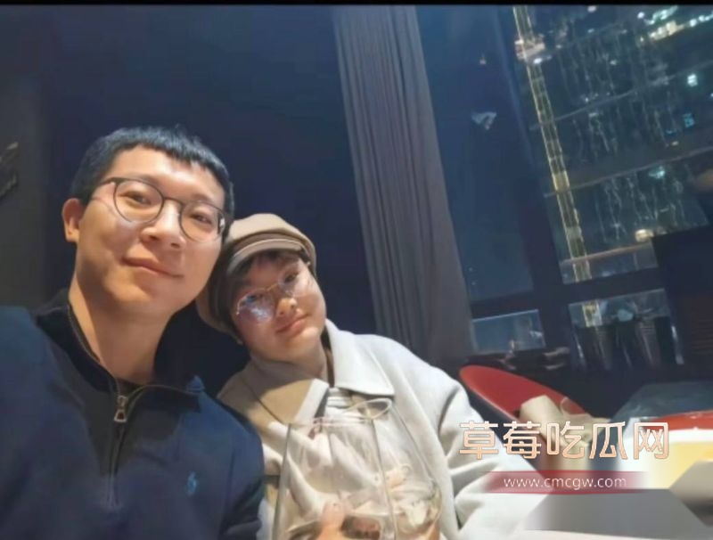 王婆说媒中两人成功牵手4 王婆说媒中两人成功牵手4