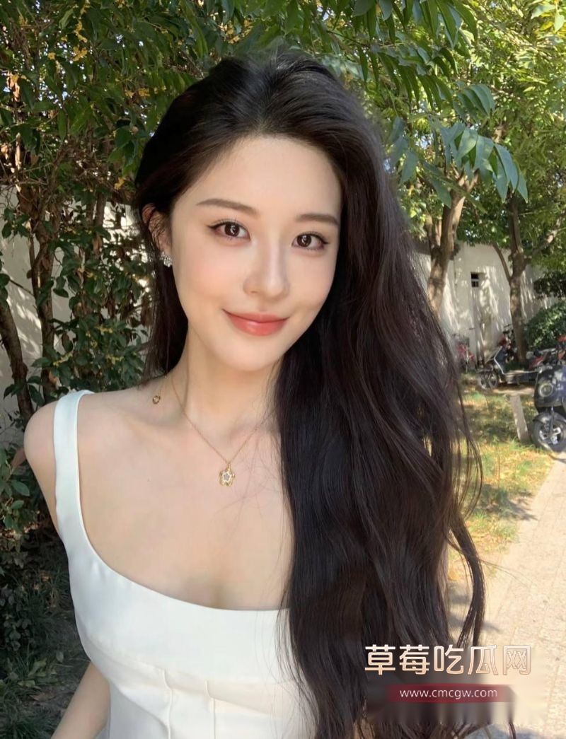 我的枪好长新作《骚母狗一进酒店开始发骚》5