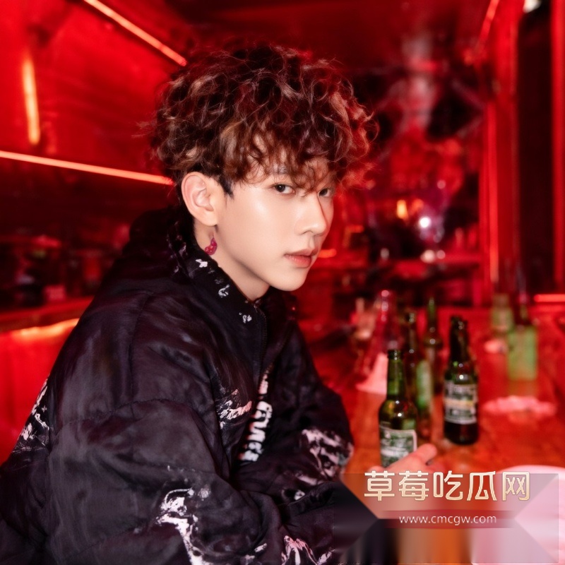 酒吧局头PUA女友 11 酒吧局头PUA女友 11
