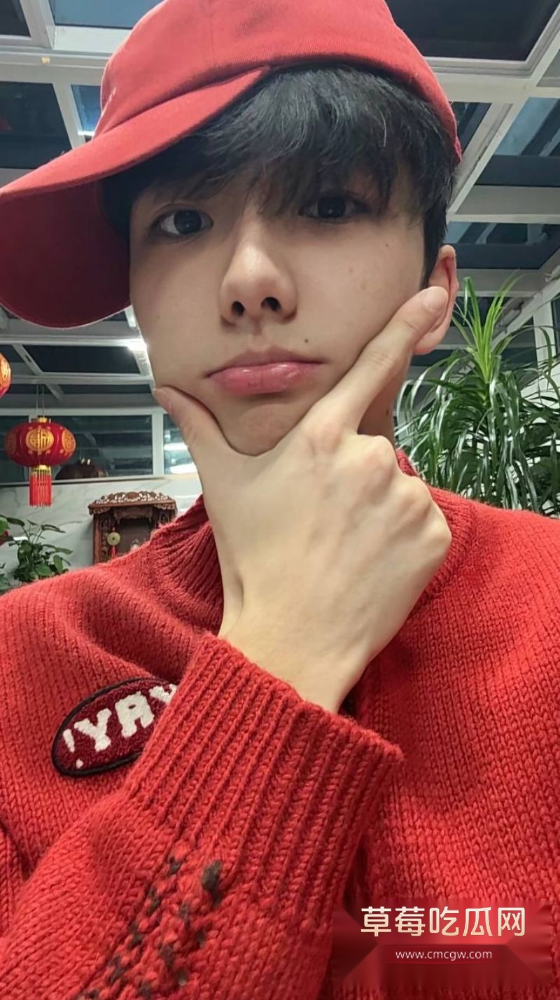 抖音男网红马维健和恋爱网红9