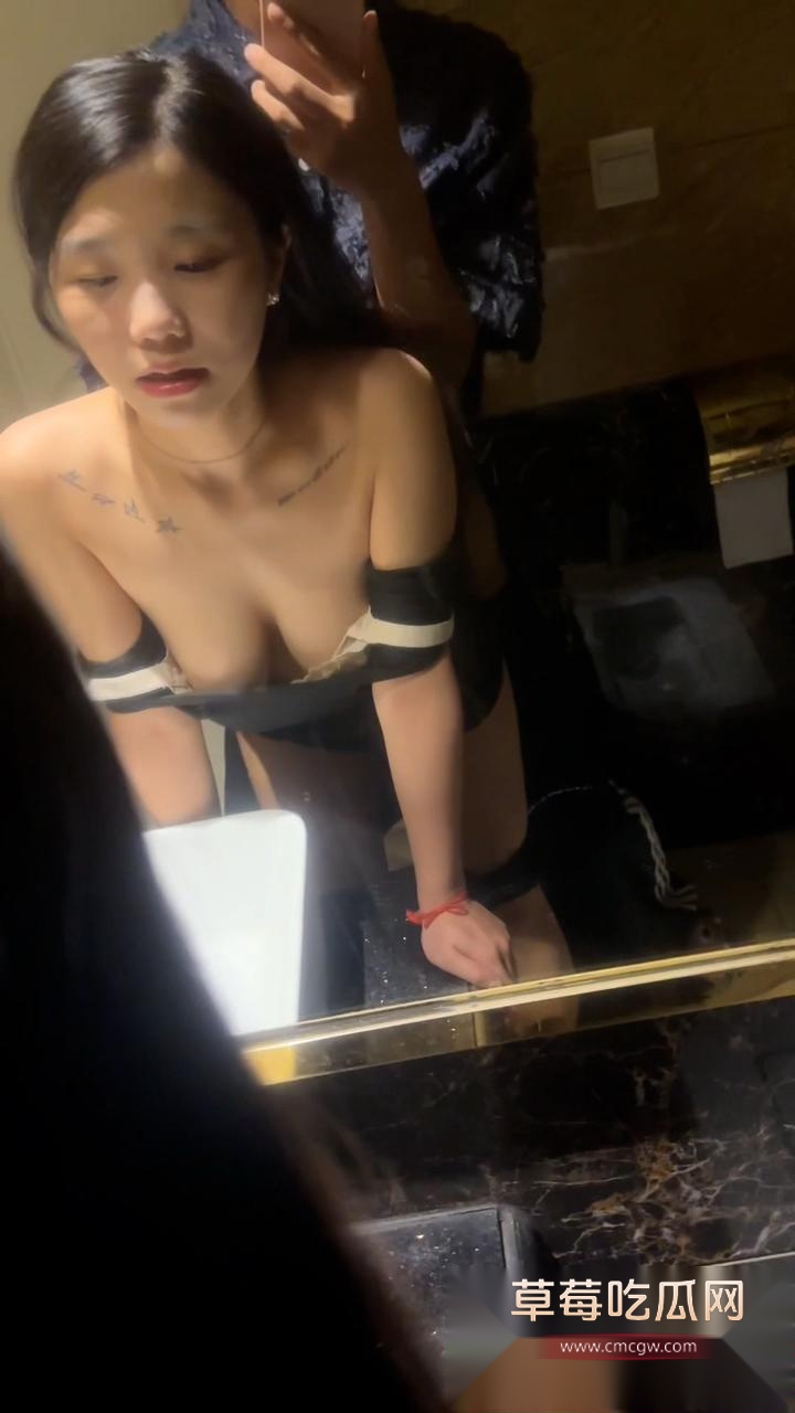 反差美女何颜君被金主包养3 反差美女何颜君被金主包养3