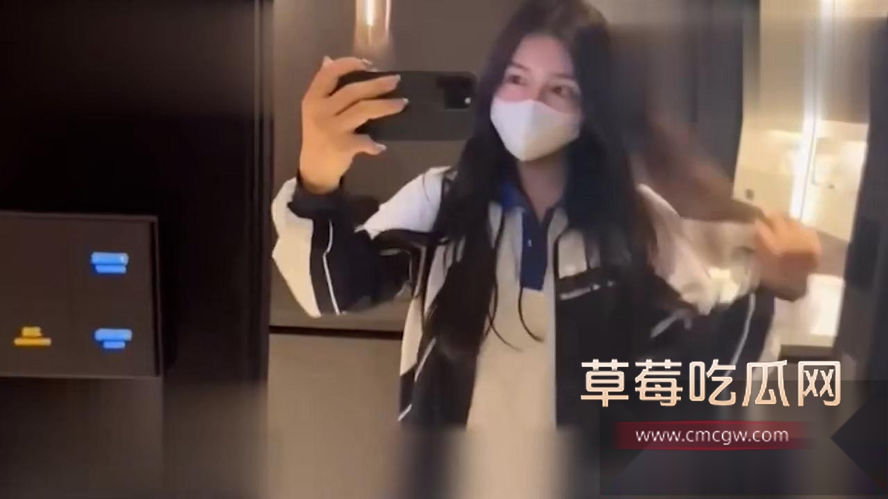 24岁粉丝甜蜜校园恋 清纯校服学生妹却藏着傲人巨乳和粉嫩白虎4