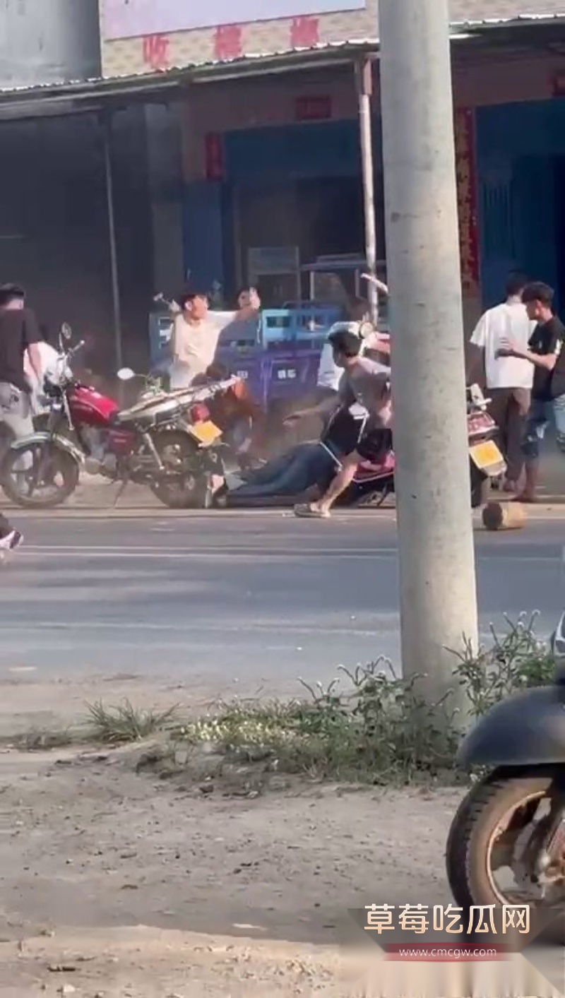 猛男精神小伙街头打架 6