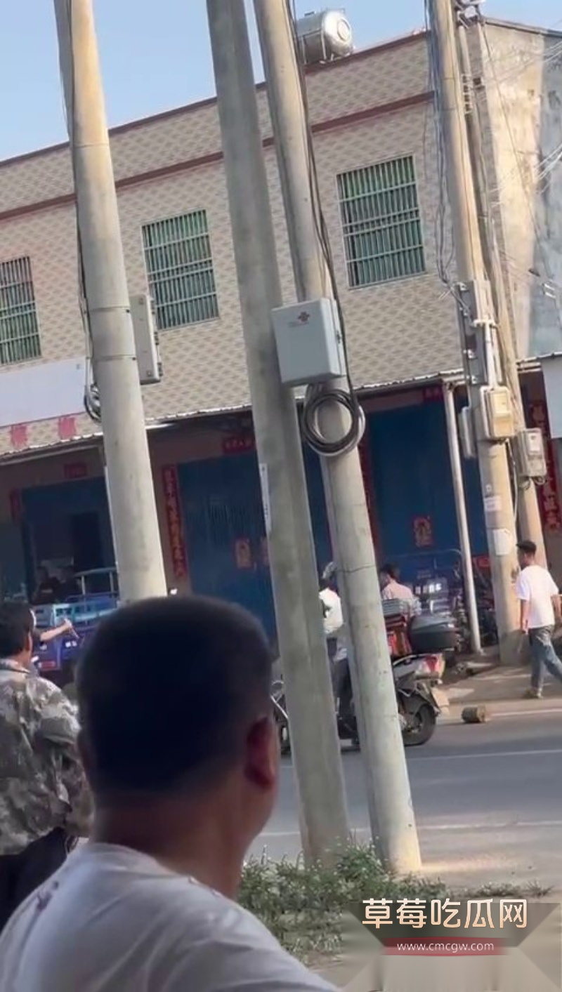 猛男精神小伙街头打架 10