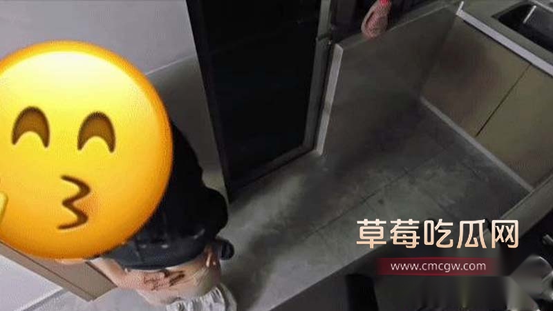 海角乱伦精选 妈妈的骚逼第一次亮相4 海角乱伦精选 妈妈的骚逼第一次亮相4