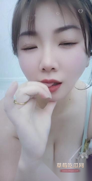 巨乳骚妹穿情趣内衣直播诱惑金主爸爸 床上翘臀跪姿极致勾引 粉嫩大奶完全暴露1 巨乳骚妹穿情趣内衣直播诱惑金主爸爸 床上翘臀跪姿极致勾引 粉嫩大奶完全暴露1