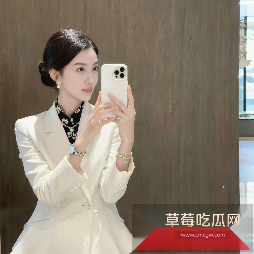 极品模特群内大尺度撩骚 深夜狂发性感私照寻找炮友3 极品模特群内大尺度撩骚 深夜狂发性感私照寻找炮友3