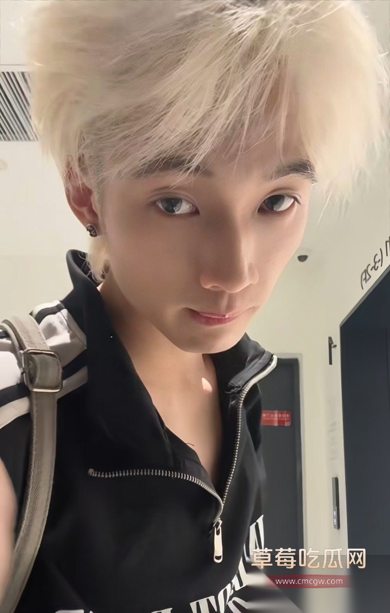 上海欢乐谷前男团NPC YMeey易明 10