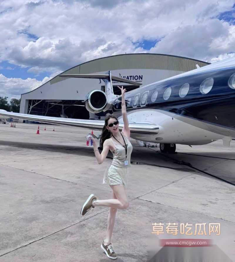 花三三长期接受榜一大哥 24