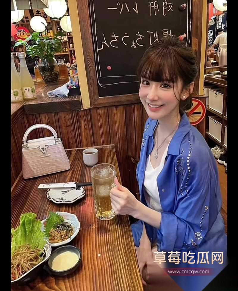 花三三长期接受榜一大哥 28