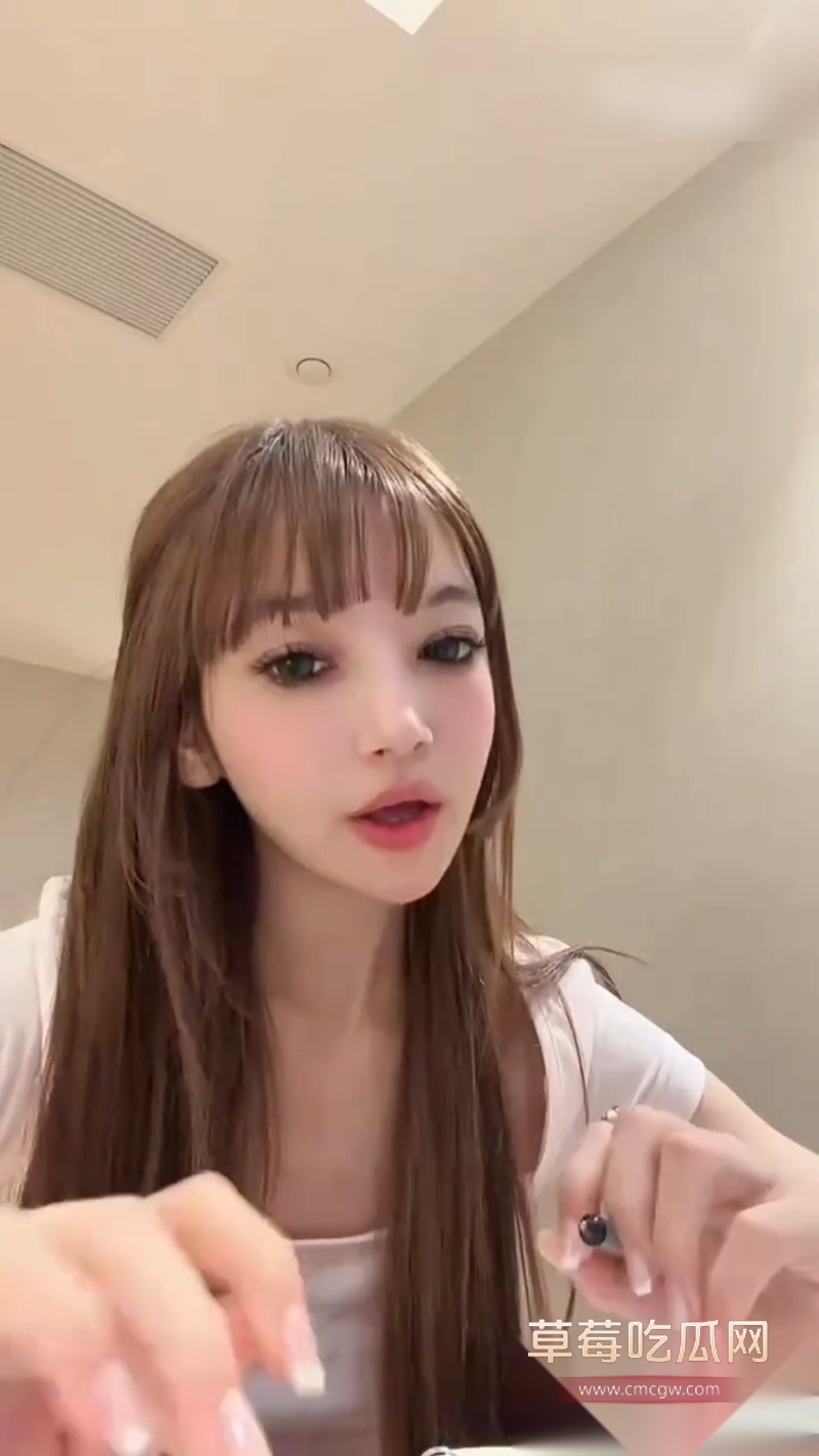 花三三长期接受榜一大哥 35