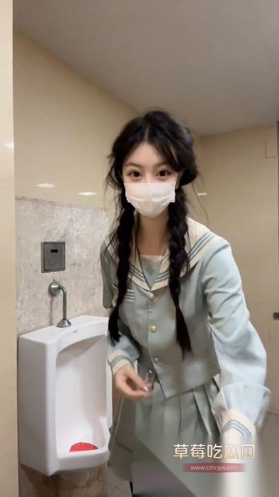 人气博主一杯热可可挑战极限 双马尾JK学生妹户外露出自慰视频流出2