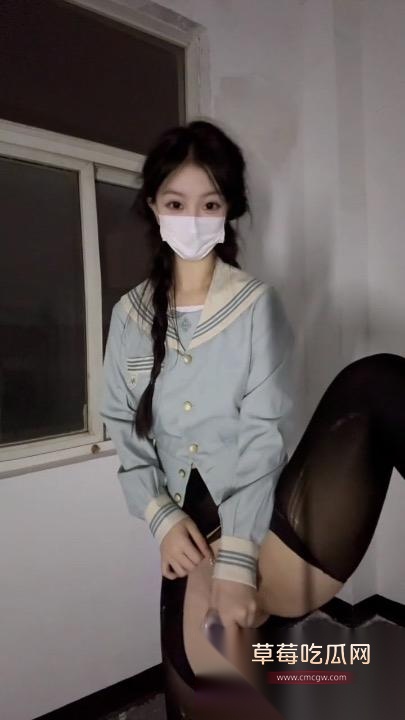 人气博主一杯热可可挑战极限 双马尾JK学生妹户外露出自慰视频流出5