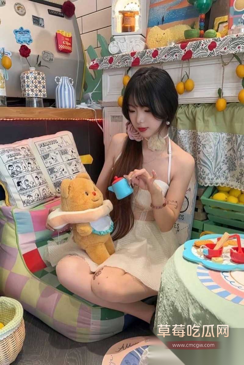 网友投稿自己的反差女友 15