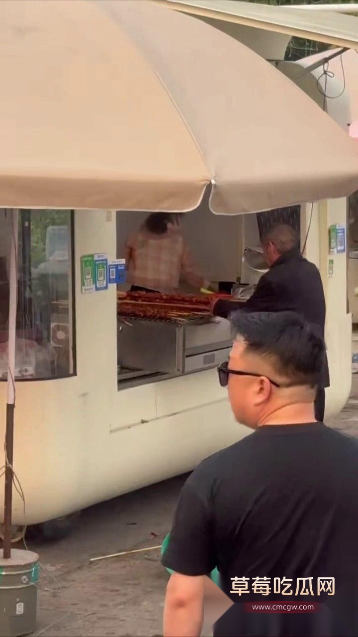 烧烤店老板娘霸气护店1