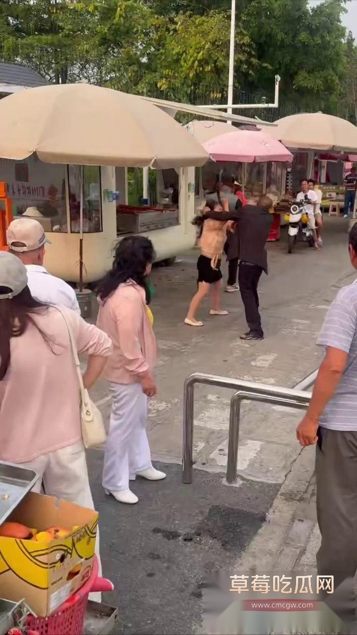 烧烤店老板娘霸气护店3