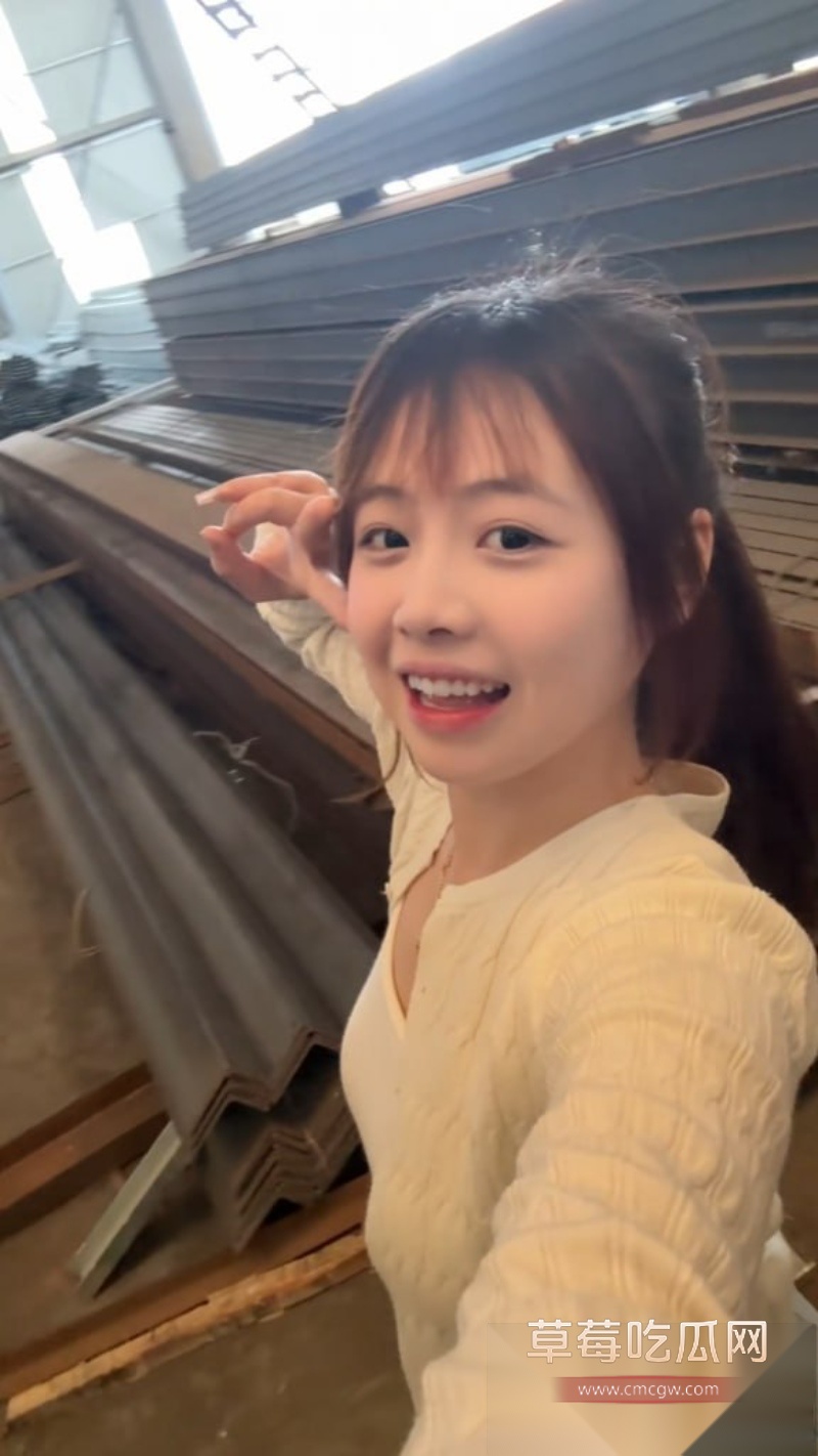 天津大邱庄钢管市场美女销售 于淼 32