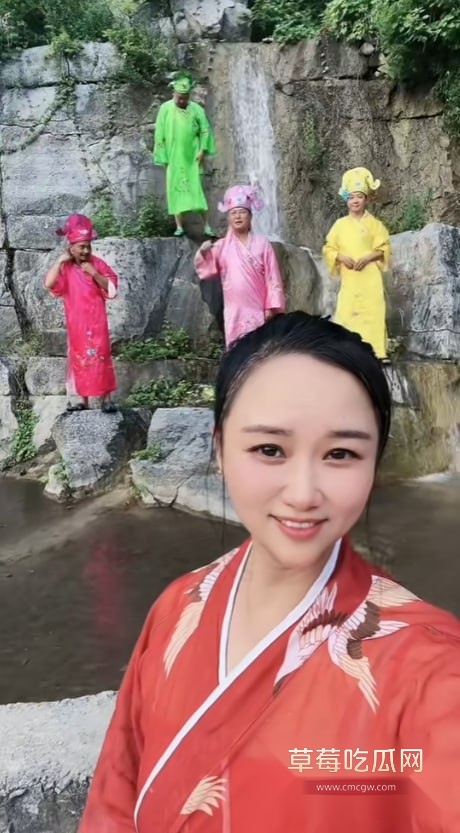 河南焦作游泳博主抖音小酒窝1