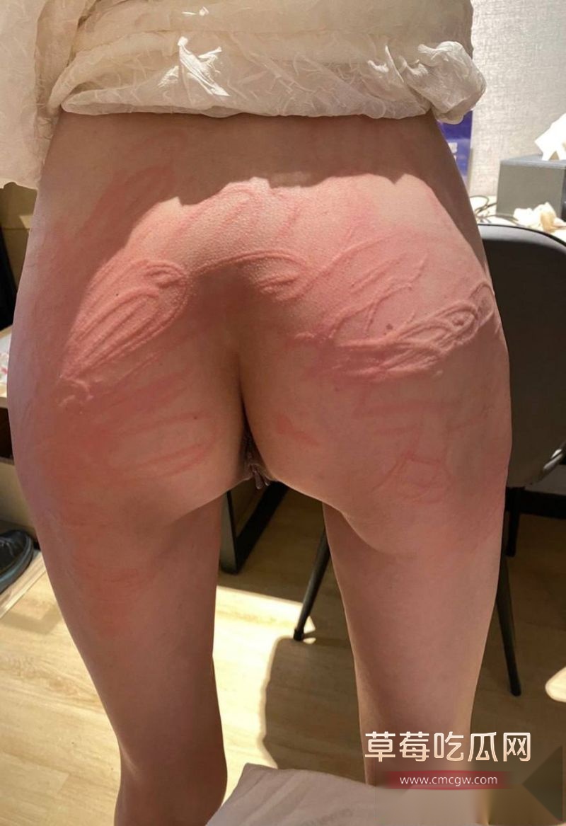 家属收到女孩被殴打视频3