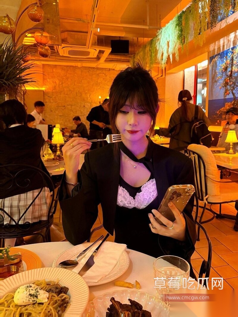 张婧娅开房约炮4