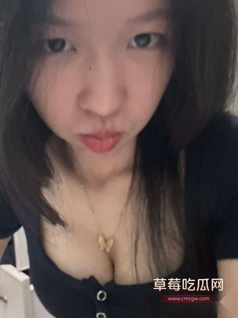 武大校花级学妹钟淑玥 前男友曝光性爱视频 这种颜值和身材简直是人间尤物