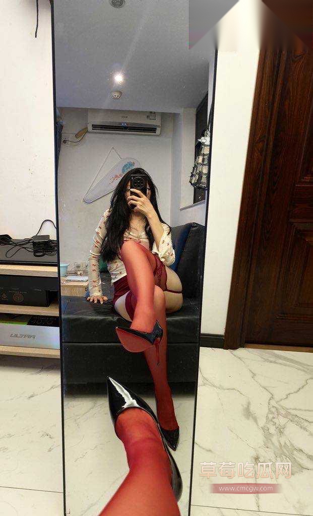 3 3
