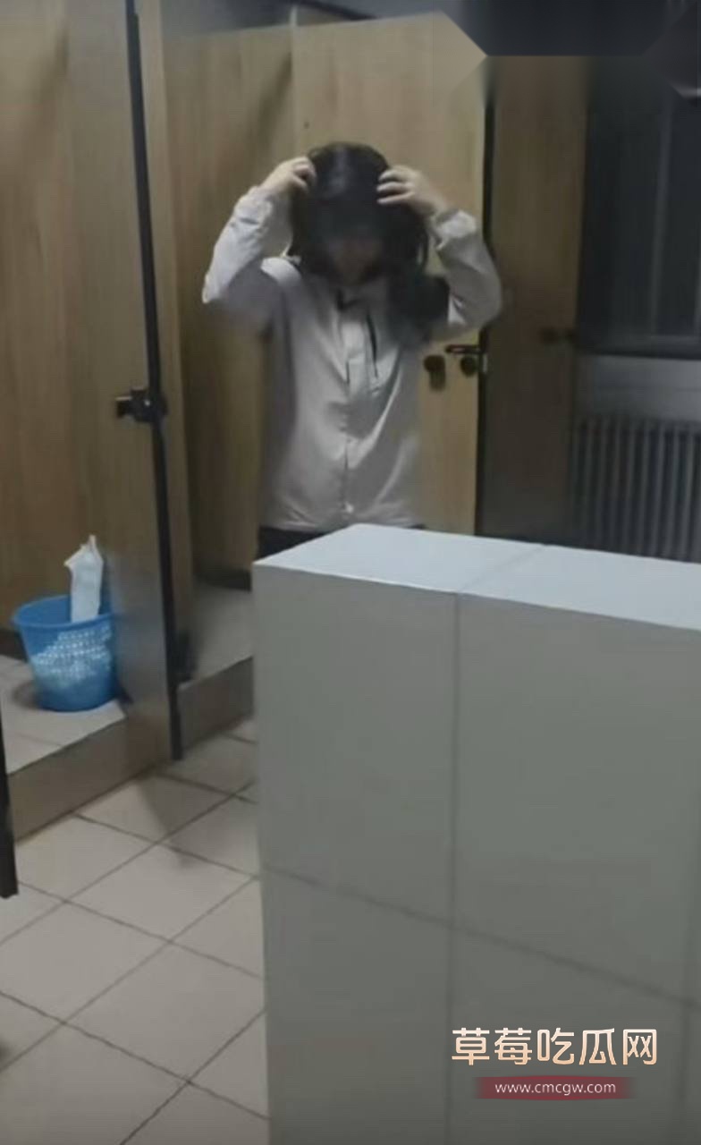 4 4