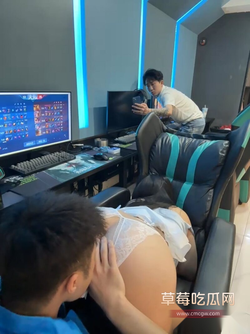 TTbeibi178网吧做爱 7 TTbeibi178网吧做爱 7