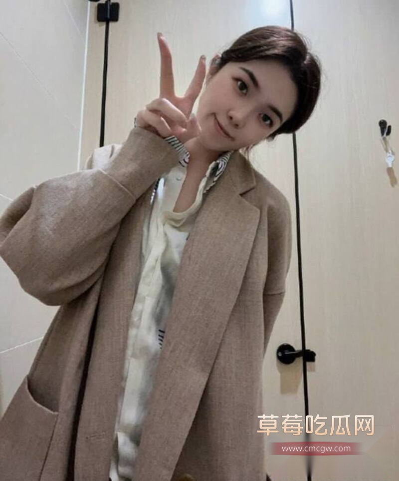 王珞菲黑丝自慰 1