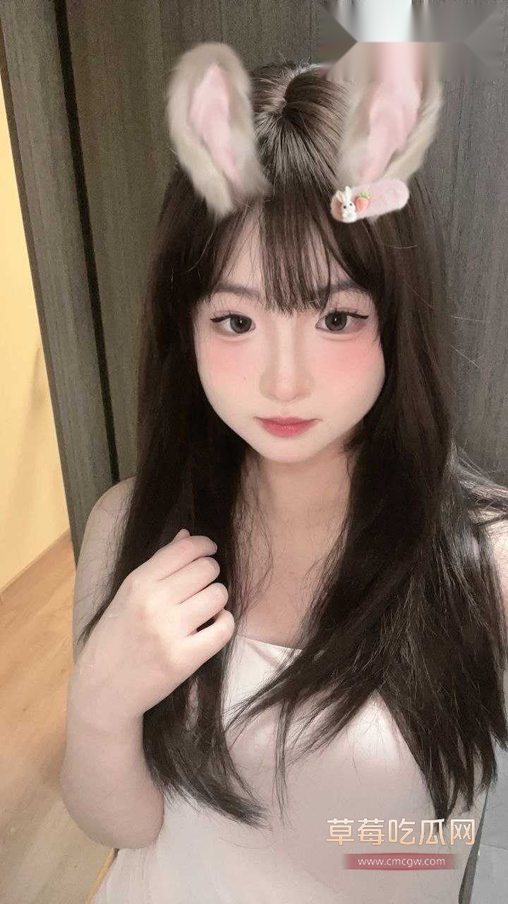 微胖小嫩妹惨遭渣男强势蹂躏泄露1