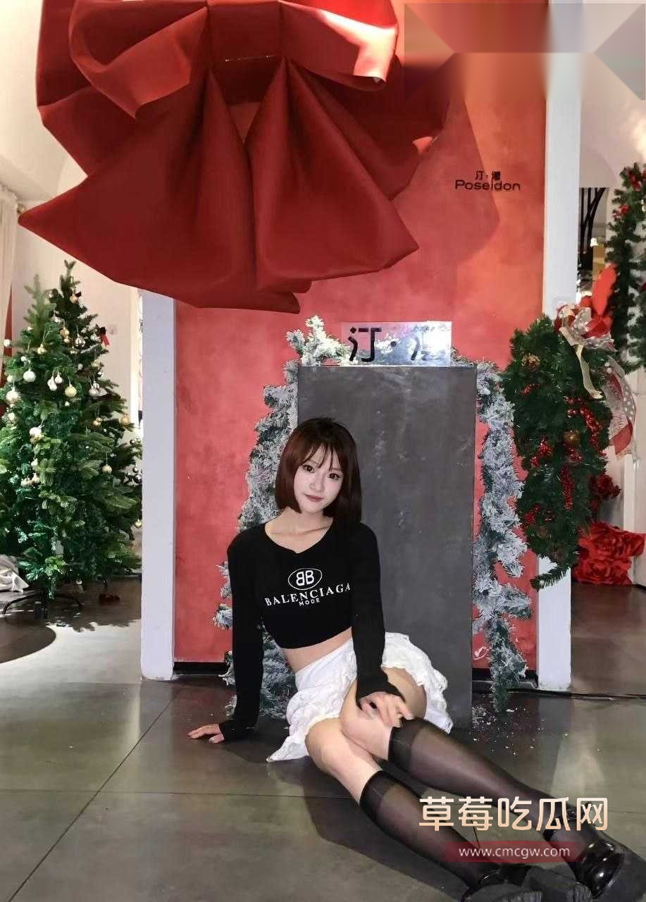 短发美足小骚货魏晴瑜2