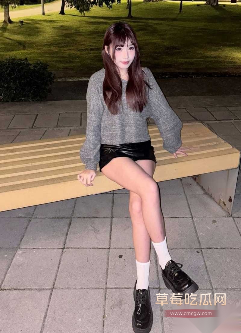 超可爱大一巨乳学妹均均 22