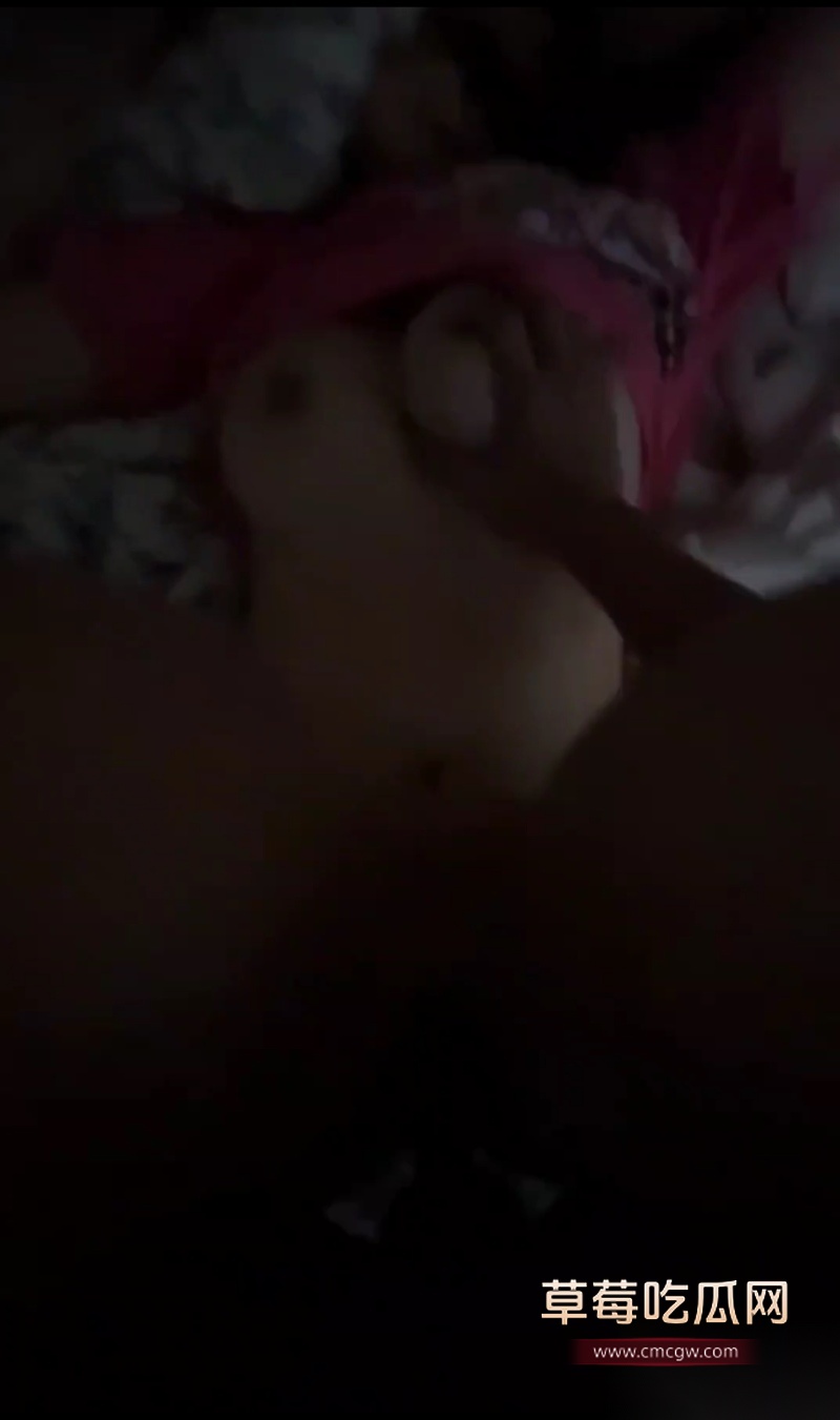 超可爱大一巨乳学妹均均 8