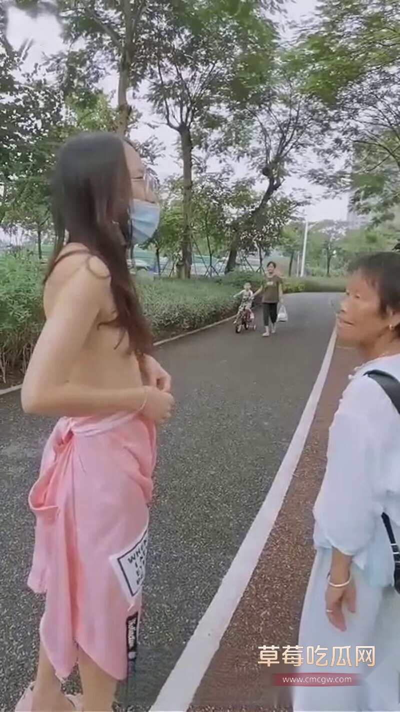 冯珊珊公园露出 8 冯珊珊公园露出 8