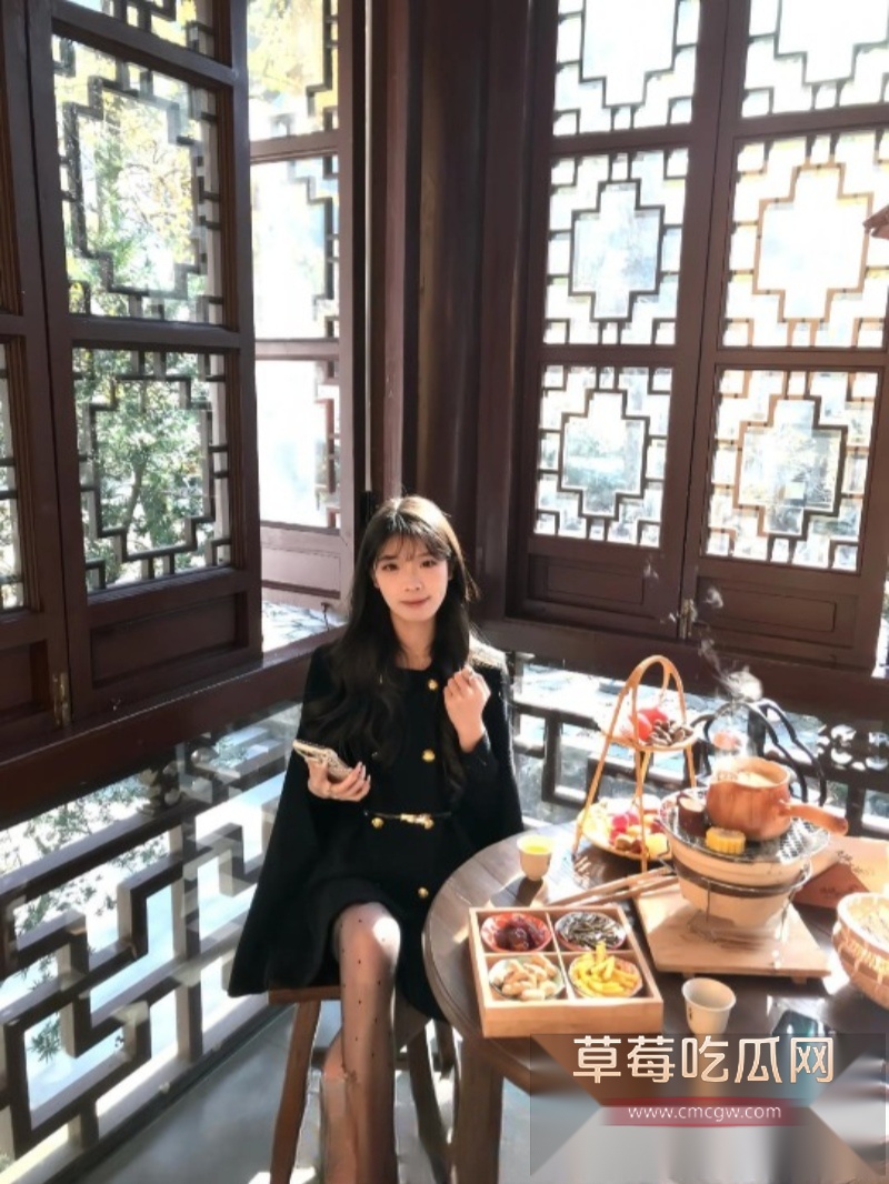 白嫩美乳女友3
