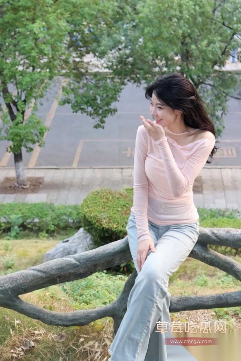 长相甜美温文尔雅的女神 蔡思林 12