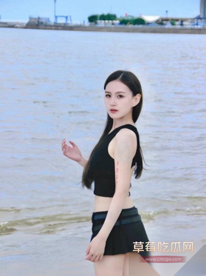 河南高颜苗条身材女大王玥 20