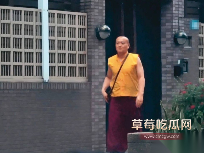 喇嘛主持多桀仁卿聊骚约炮 8