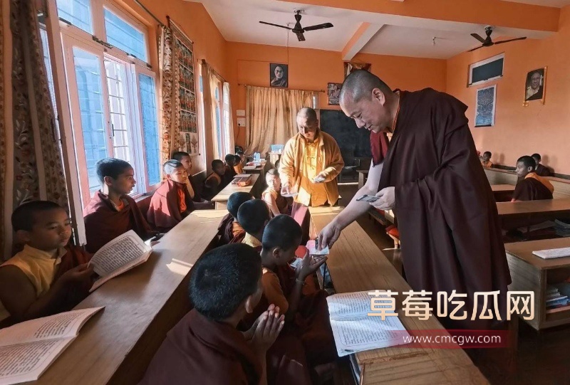 喇嘛主持多桀仁卿聊骚约炮 29