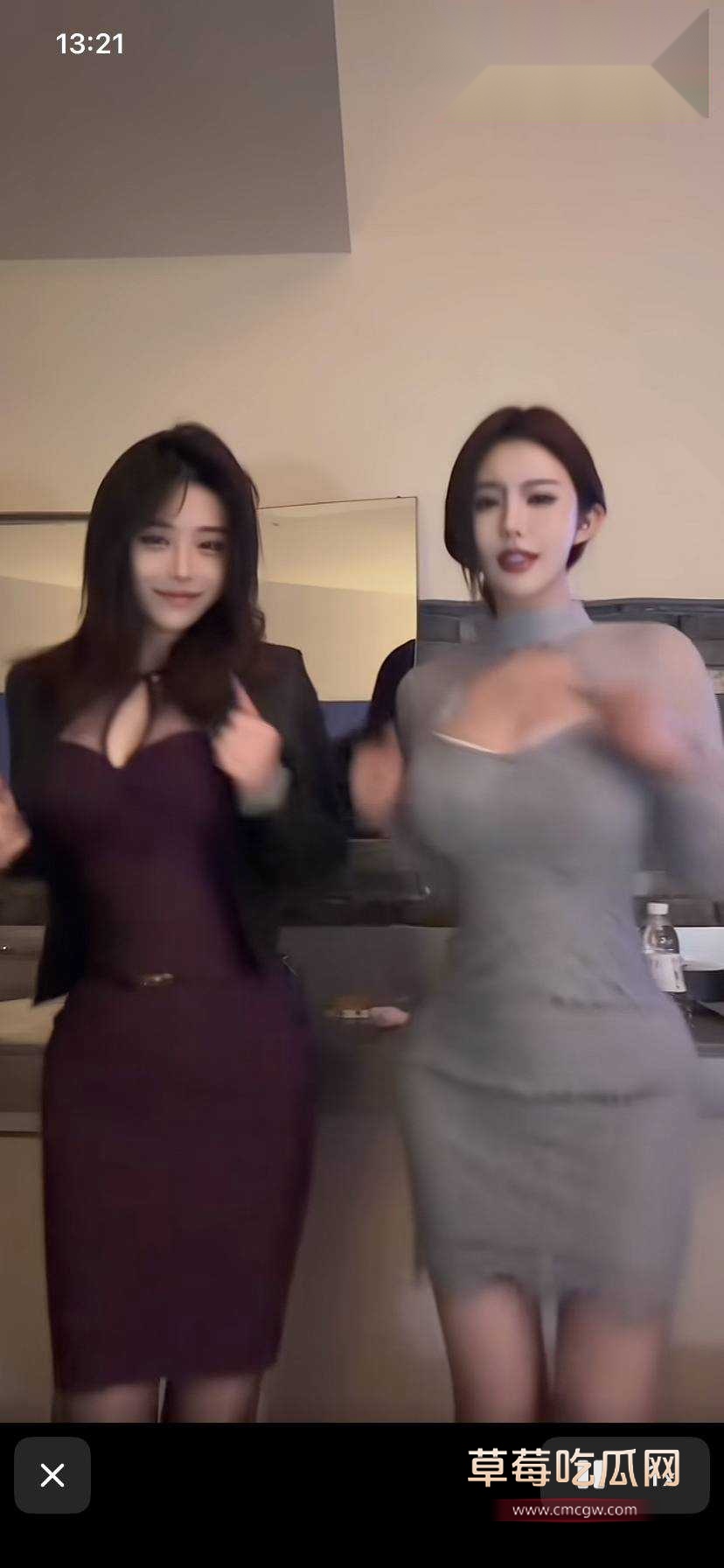 百万网红依阳baby红色情趣自拍流出5