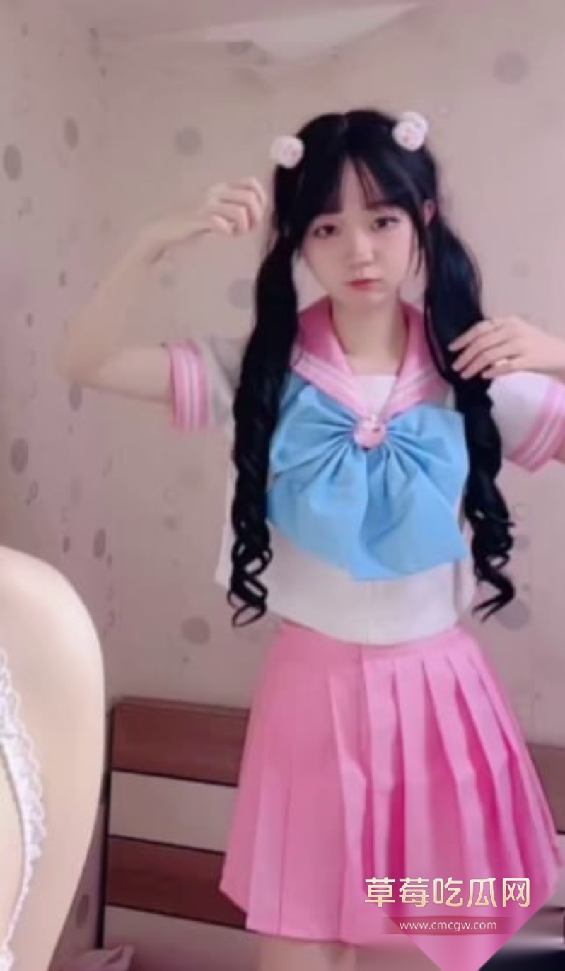 18岁邪恶双马尾学妹携闺蜜双人自慰大秀 13