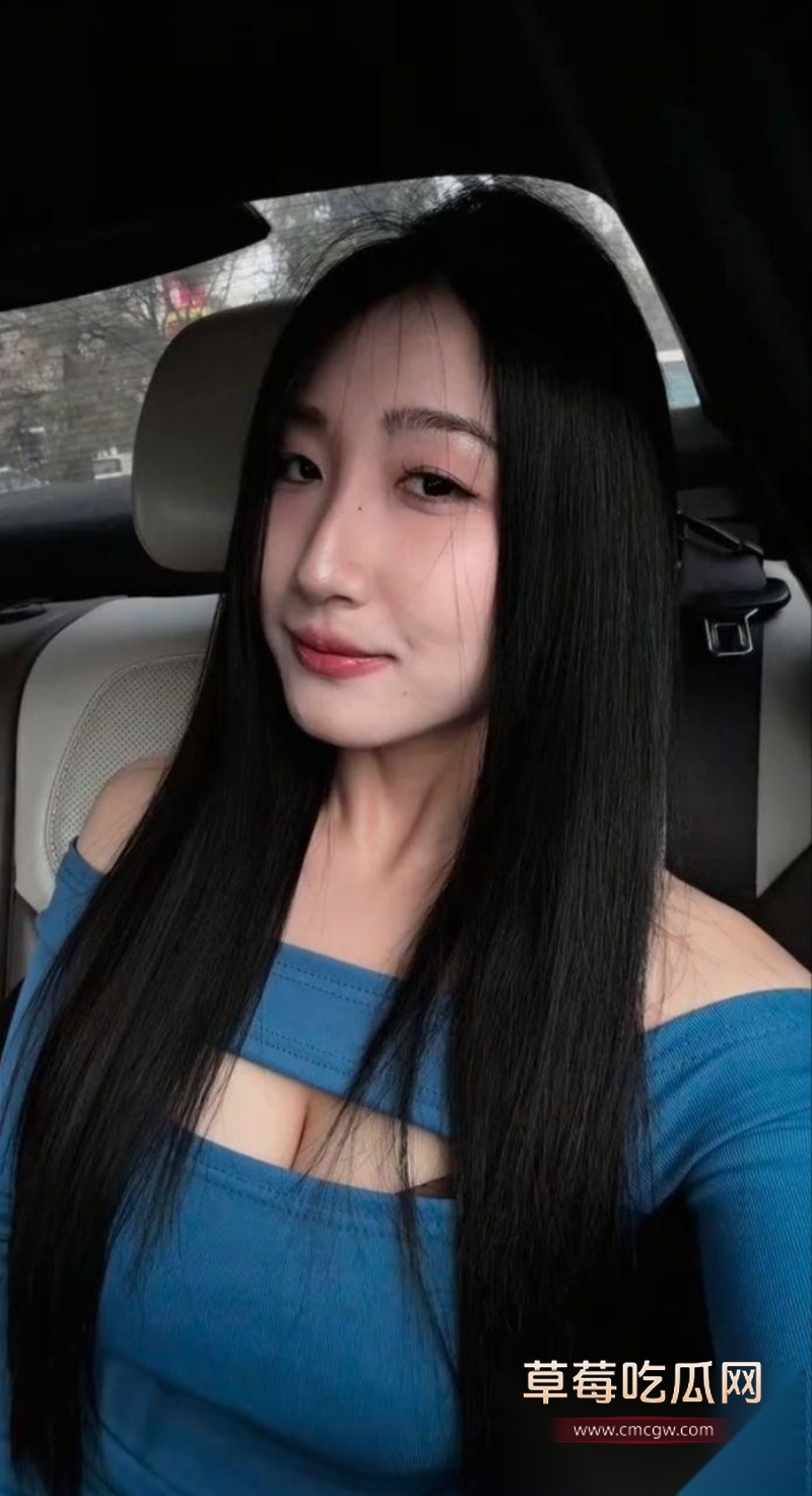 抖音巨乳少妇今晚不睡 27