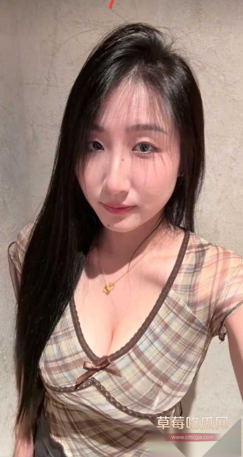 抖音巨乳少妇今晚不睡 29