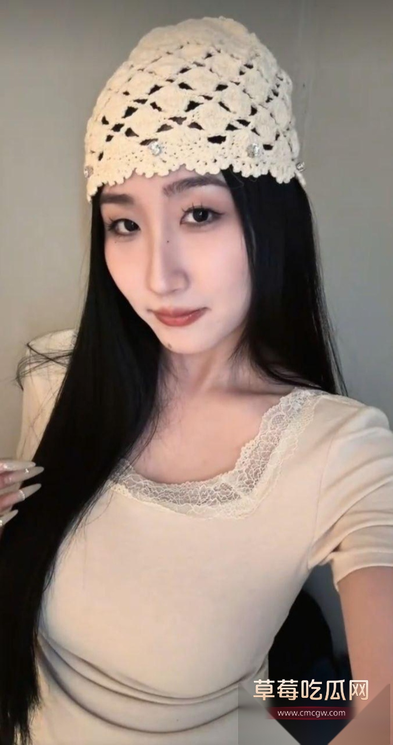 抖音巨乳少妇今晚不睡 31