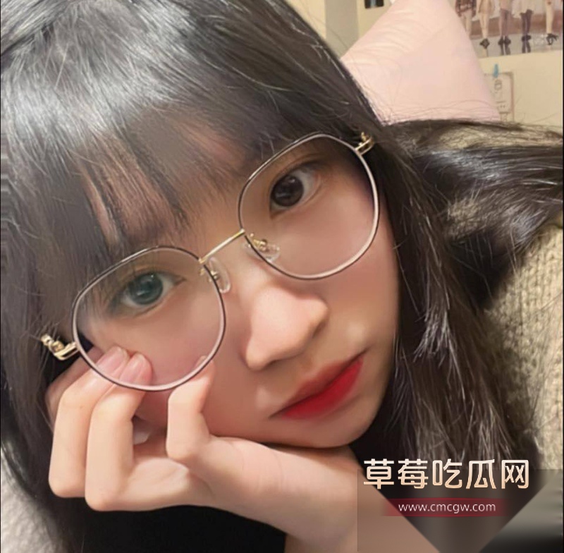 长相清纯可爱的眼睛婊 21 长相清纯可爱的眼睛婊 21