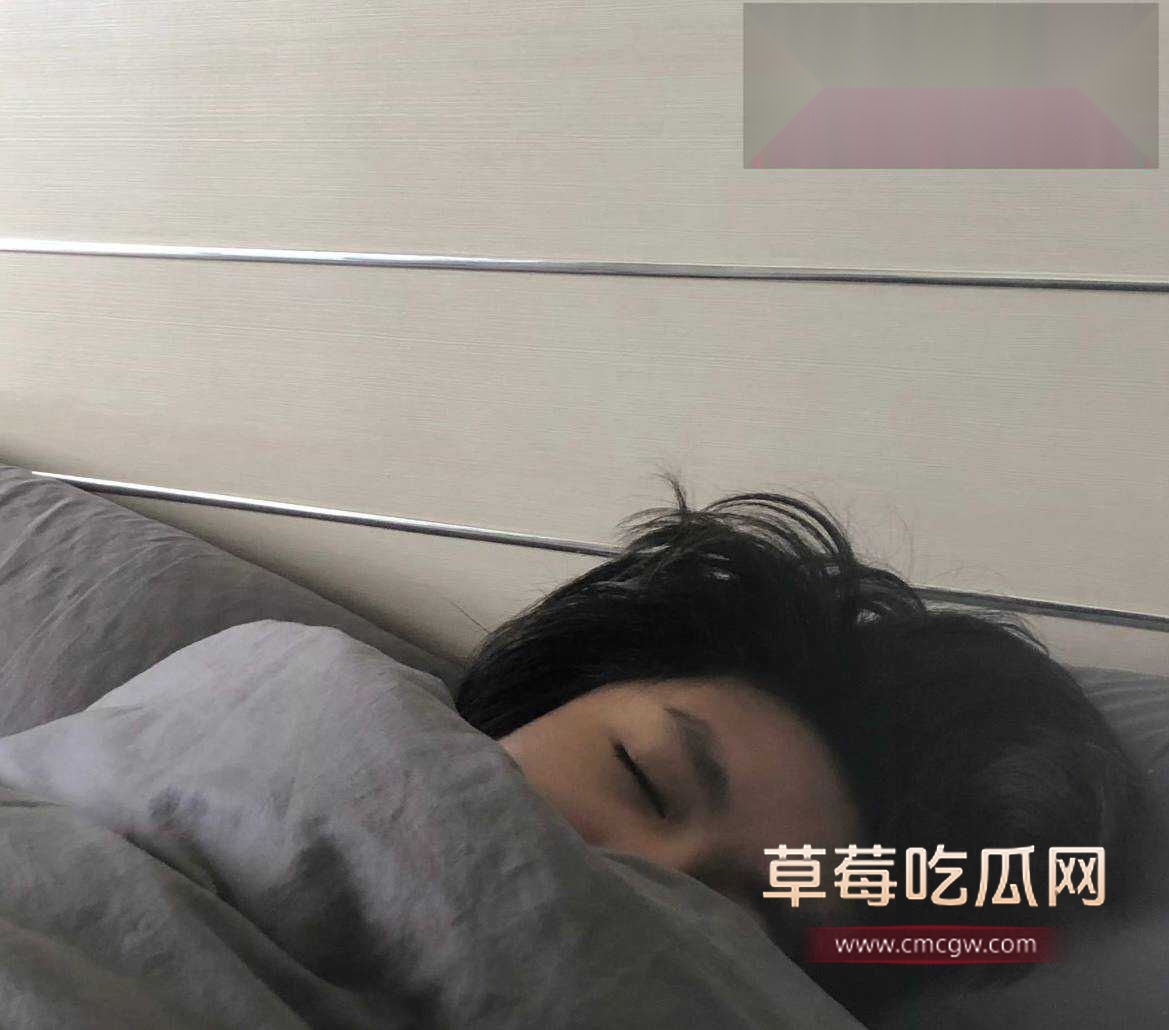 反差情侣网红冰冻大狗4 反差情侣网红冰冻大狗4