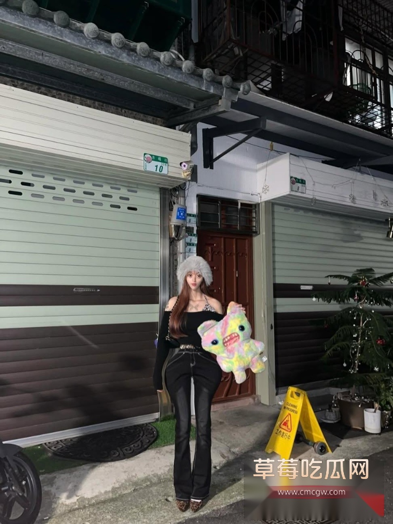 高颜极品身材小网红七七 18