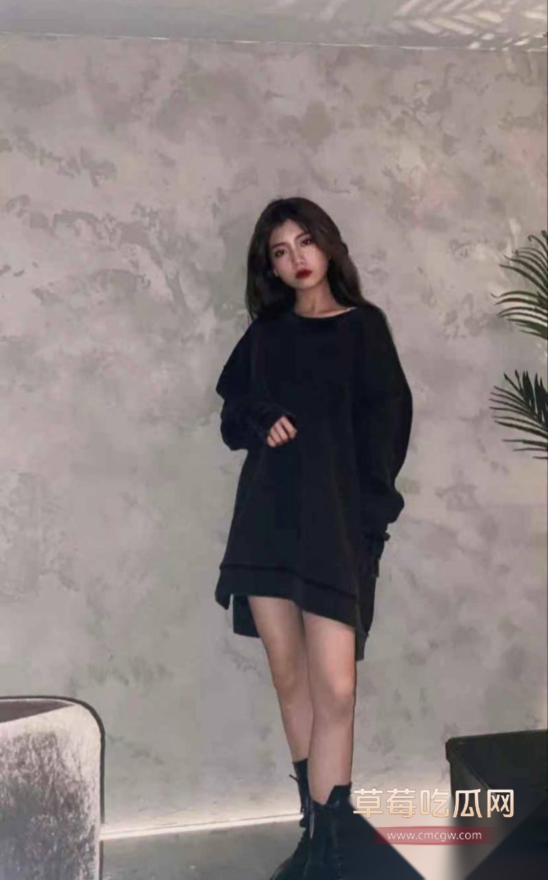 某音巨乳嫩妹恋爱后自拍露点 11